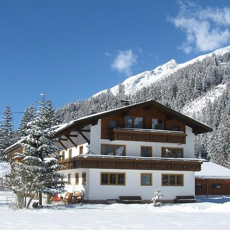 Haus Laerchenhof Villa Holzgau Bagian luar foto